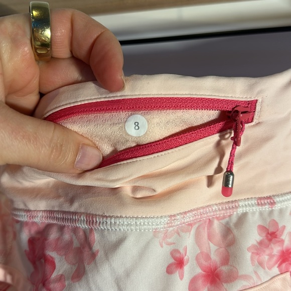Lululemon Speed Shorts Size 8 Pink Plumeria Print - Picture 3 of 6